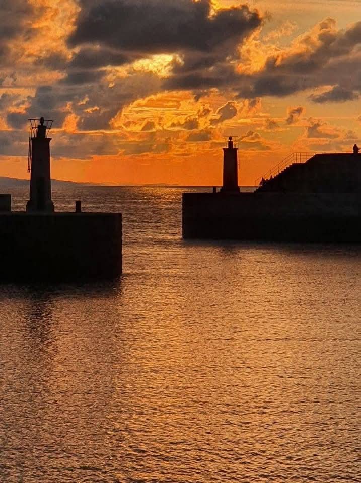 Atardecer faros de Tapia
