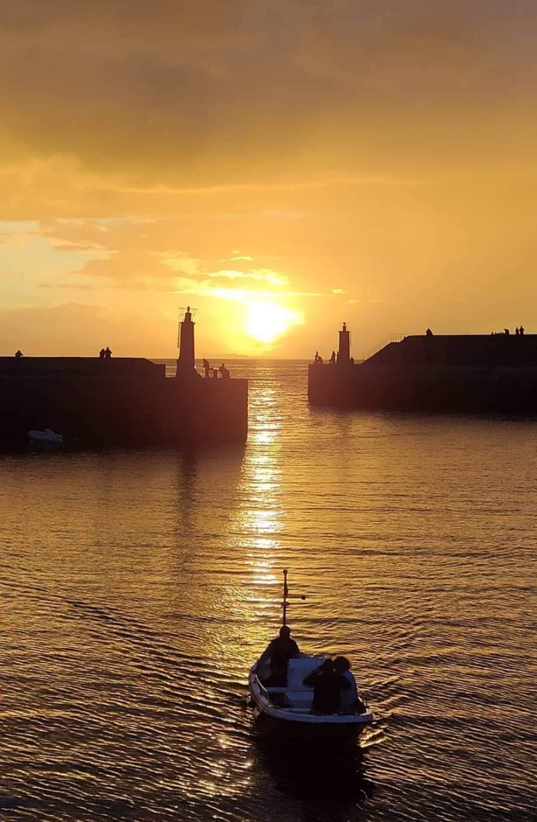 Atardecer faros de Tapia