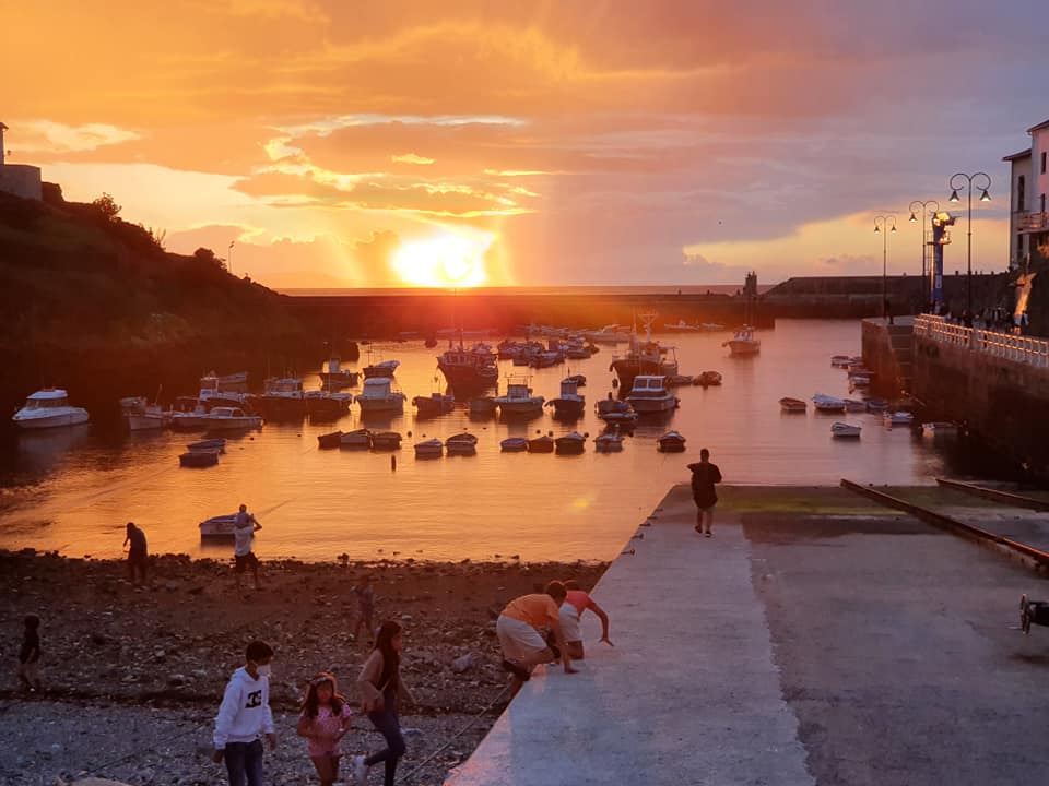 Atardecer muelle de Tapia