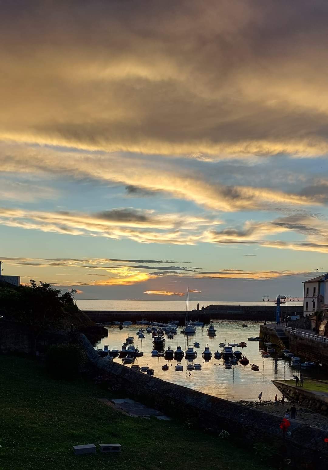 Atardecer muelle de Tapia