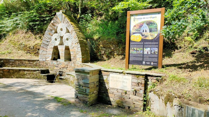 Fuente de la Virgen en Tapia de Casariego