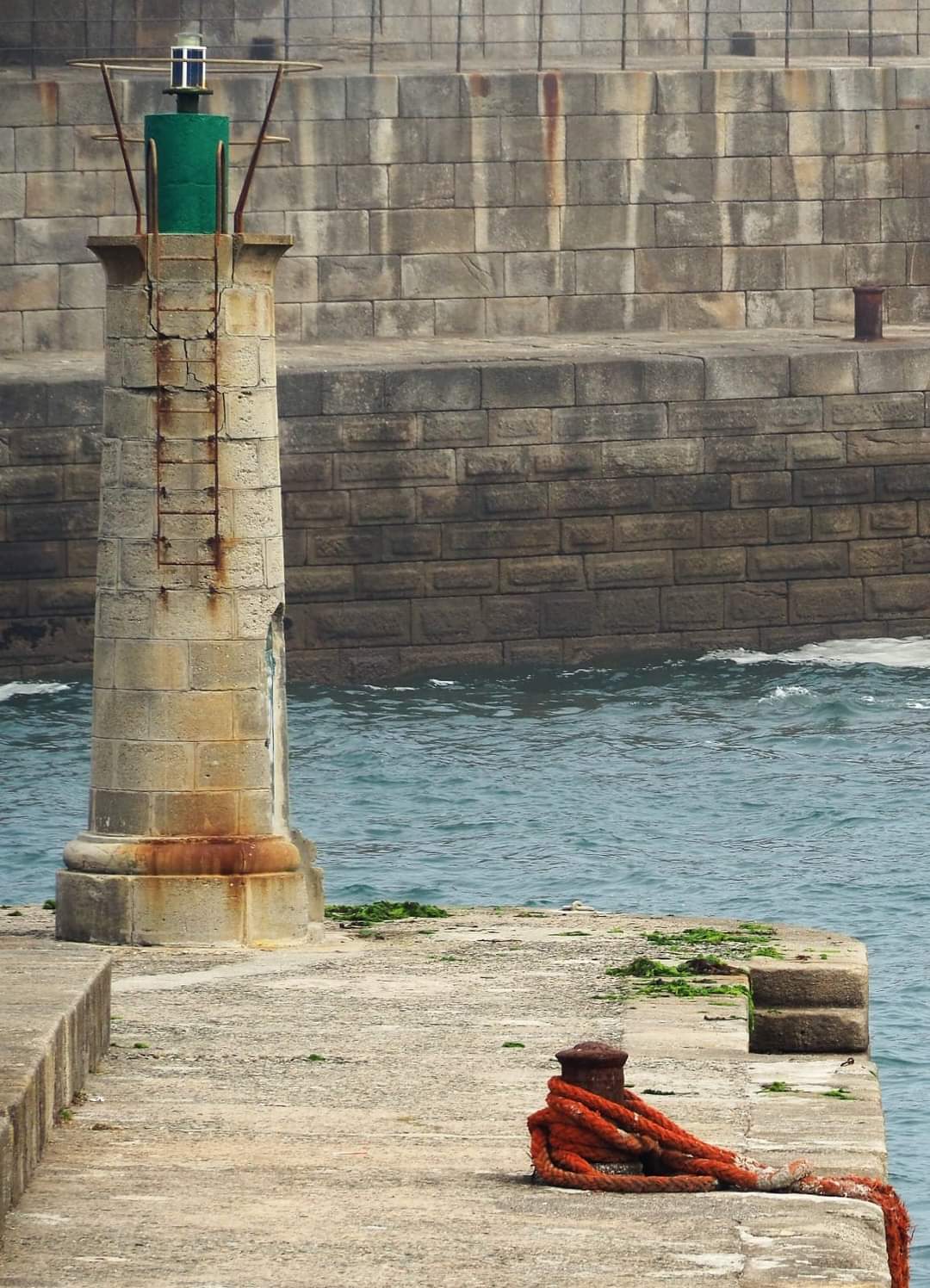 Paseando por el faro El Rocin en Tapia de Casariego