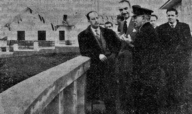 Visita del Gobernador Civil a Tapia de Casariego en un acto oficial