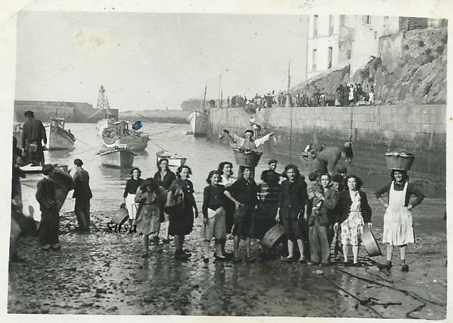 Mujeres en el pedrero de Tapia