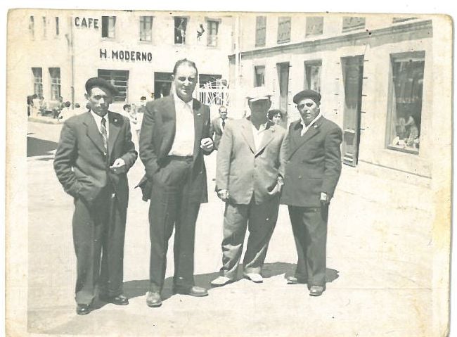 Matías, Angelín, Luis y Pepe posando juntos