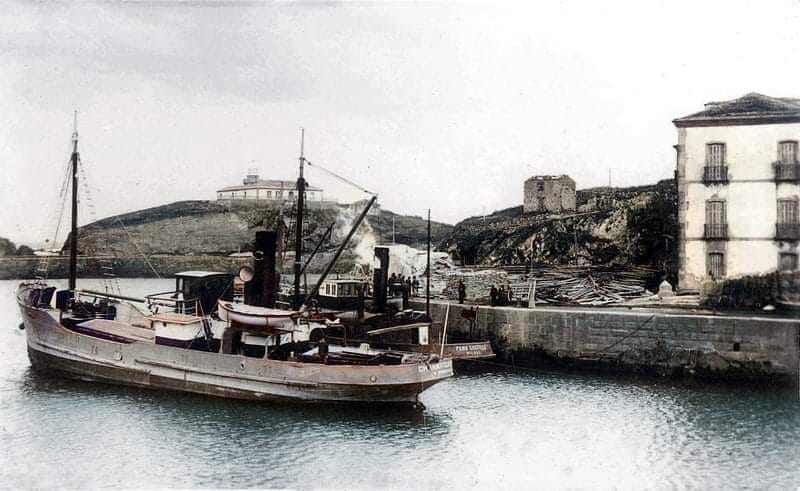 Lancha El Rafita en el muelle de Tapia