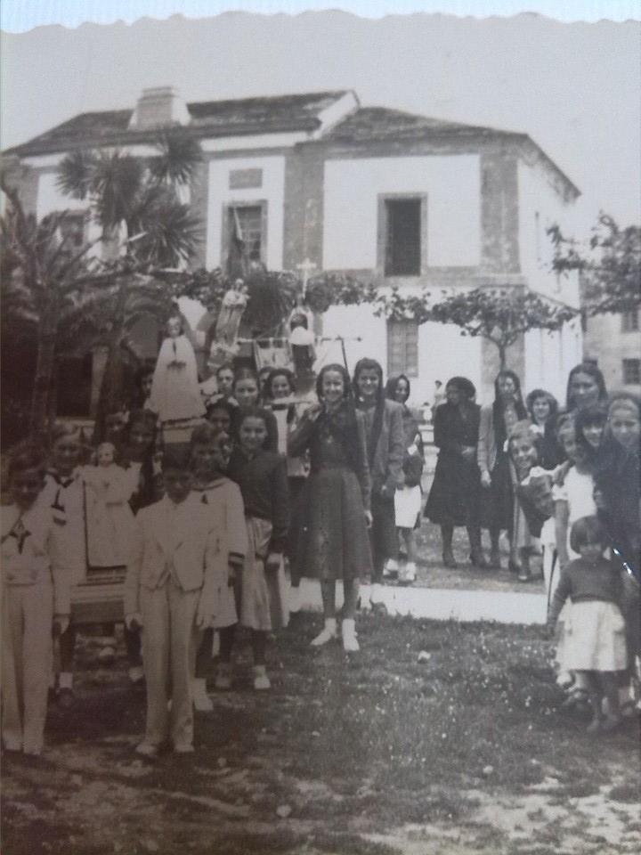 Grupo de niños en el parque de Tapia
