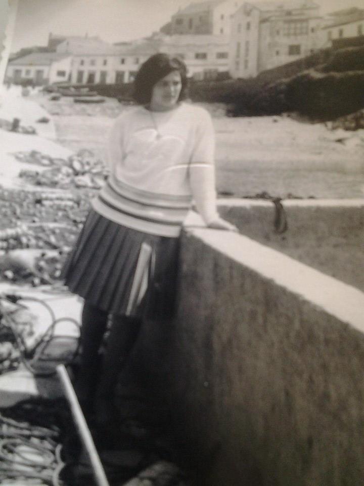 Mercedes de Cayin en el muelle de Tapia