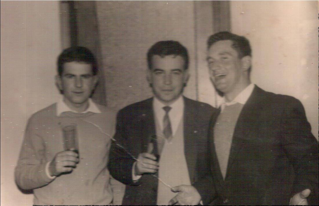 Hijo de Carrullo, Desi y Benino charlando de sus cosas