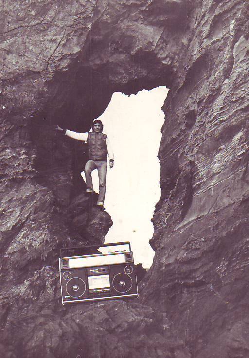 Tapìego disfrutando de las rocas de Tapia
