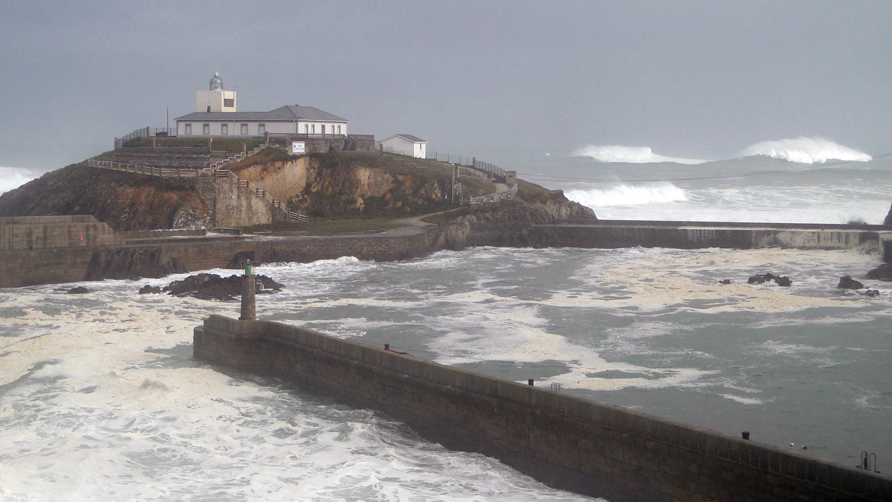Marejada en el muelle
